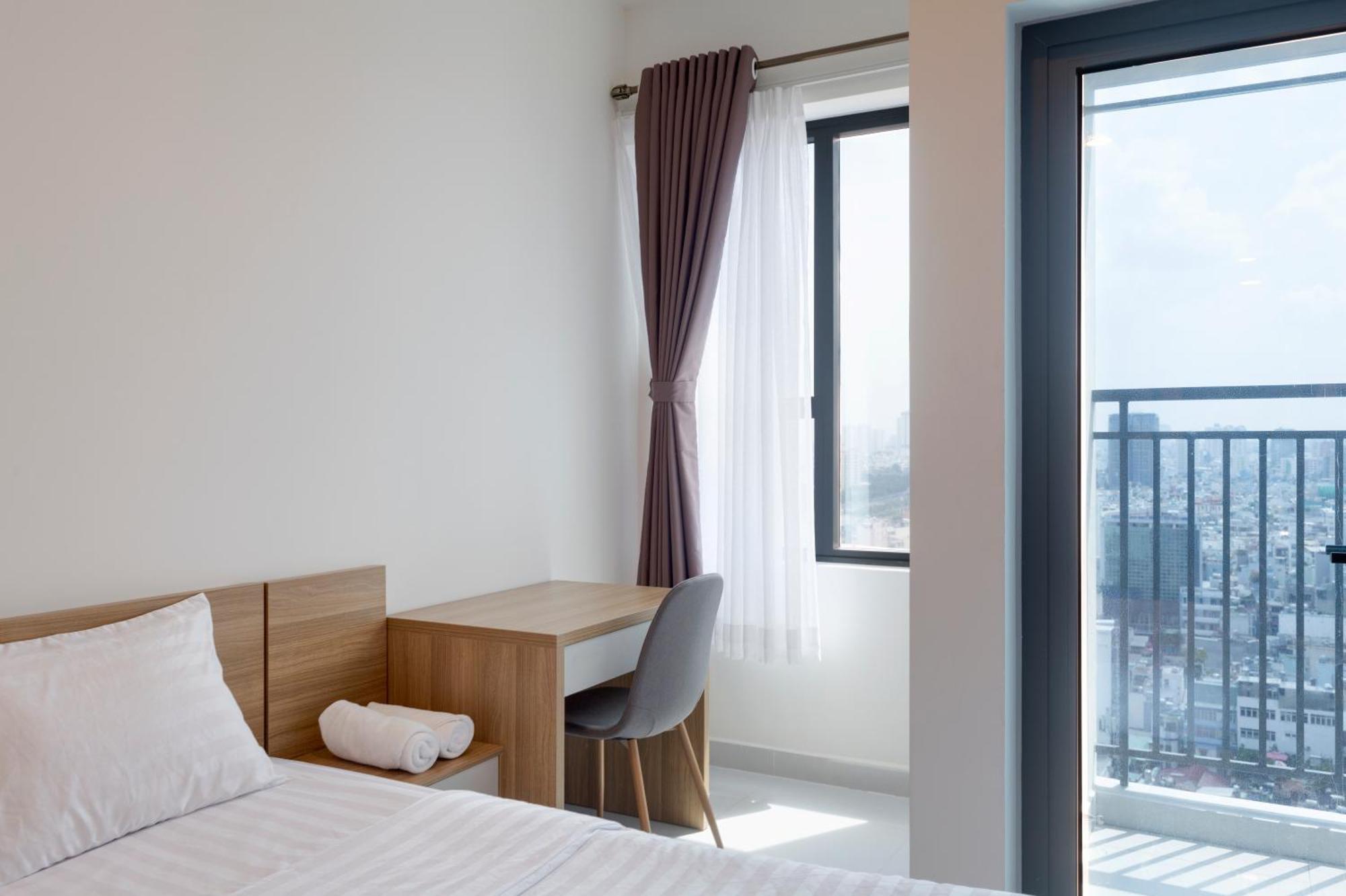 Khách sạn hẻo lánh Smile - Soho Balcony - Morden Comfortable TP. Hồ Chí Minh